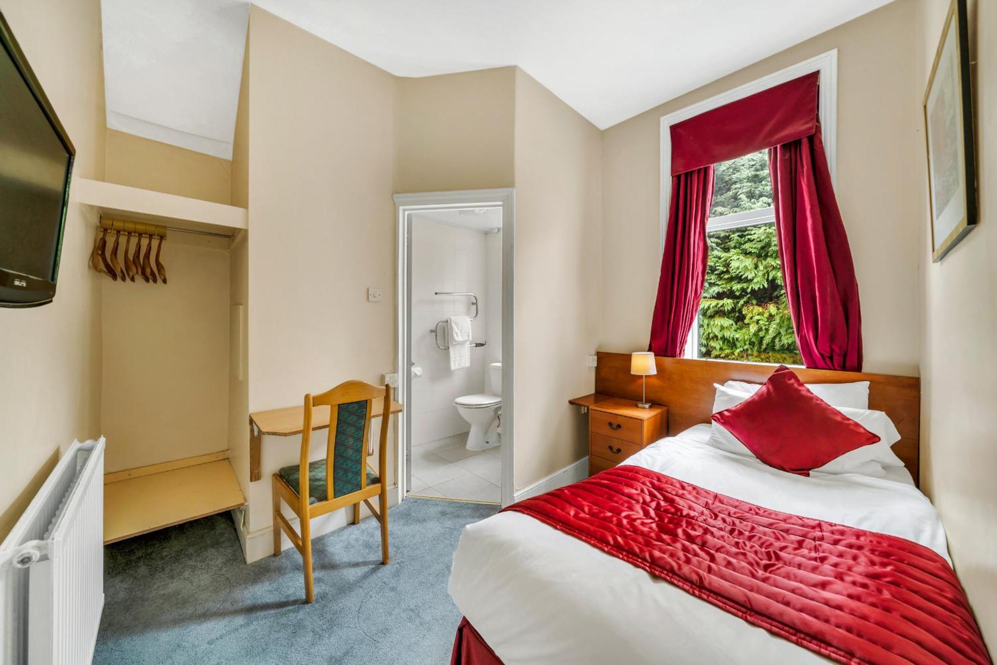 Dial House Hotel Crowthorne Exteriör bild