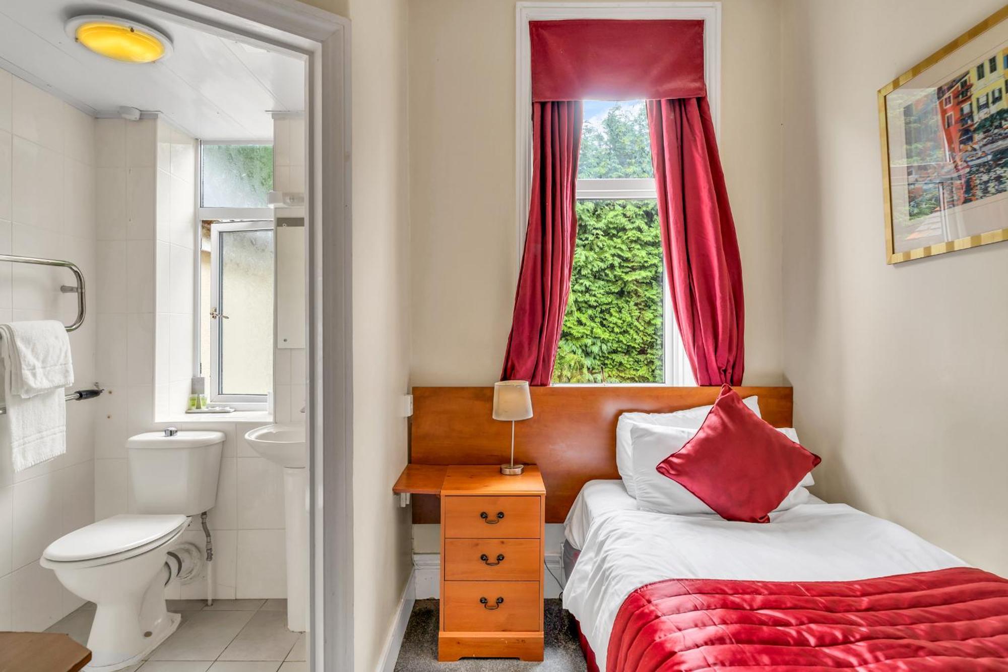 Dial House Hotel Crowthorne Exteriör bild