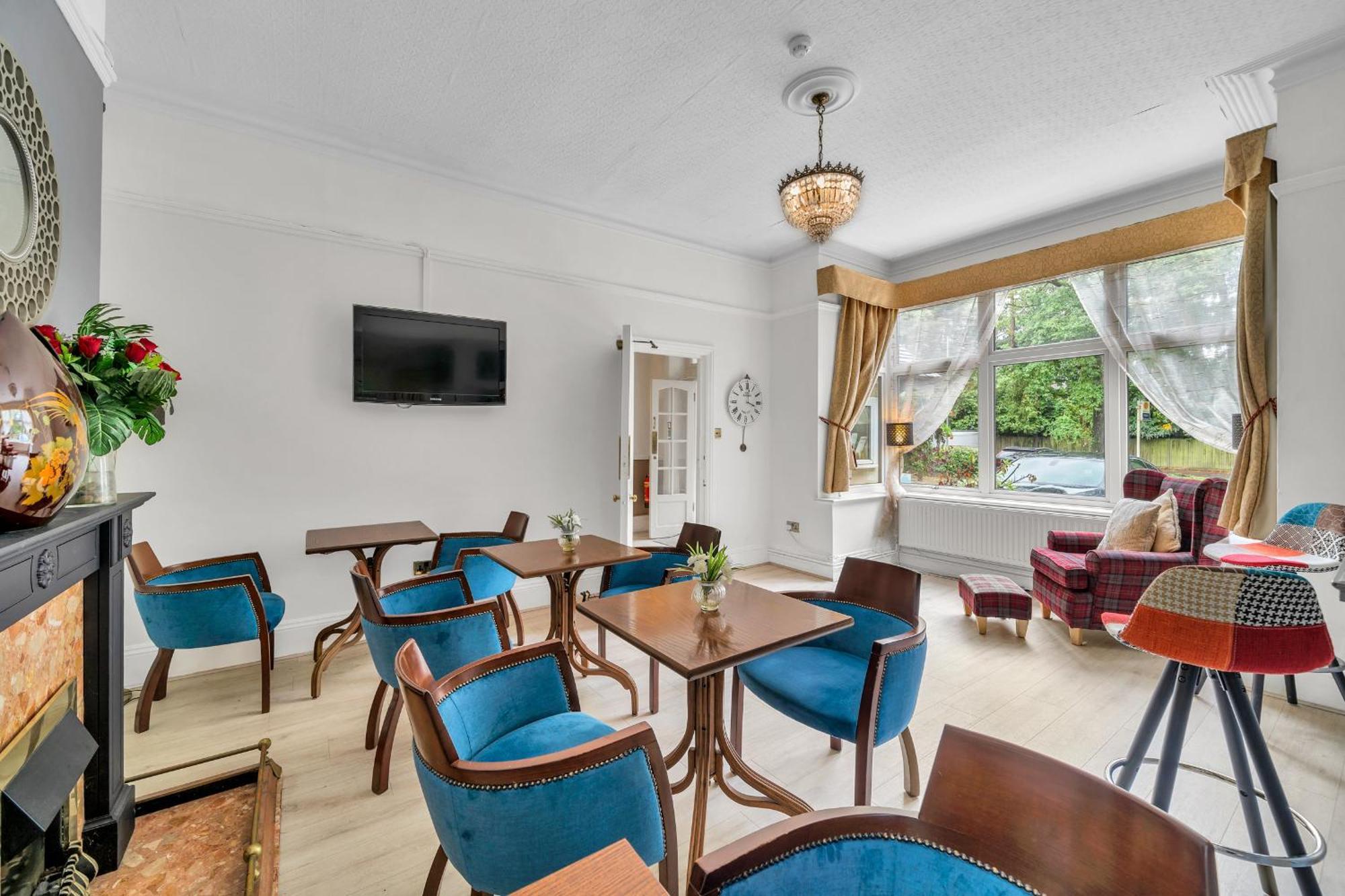 Dial House Hotel Crowthorne Exteriör bild