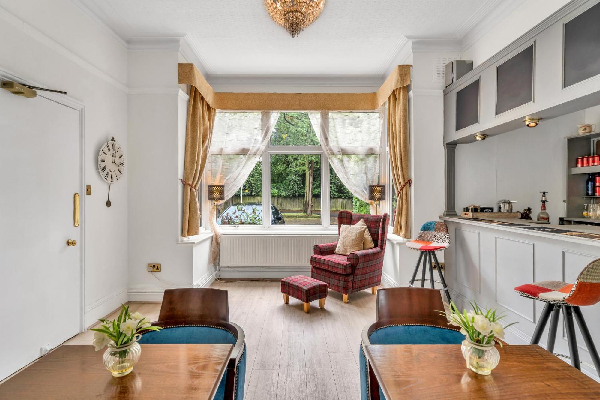 Dial House Hotel Crowthorne Exteriör bild