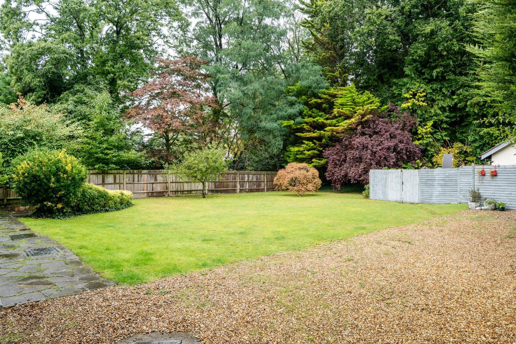 Dial House Hotel Crowthorne Exteriör bild